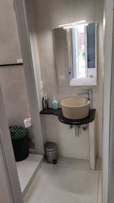 Monolocale Intimo Con Terrazzino Apartment Milano Ngoại thất bức ảnh